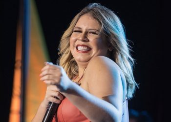 Avião da cantora Marília Mendonça fez manobra fora do padrão antes de cair