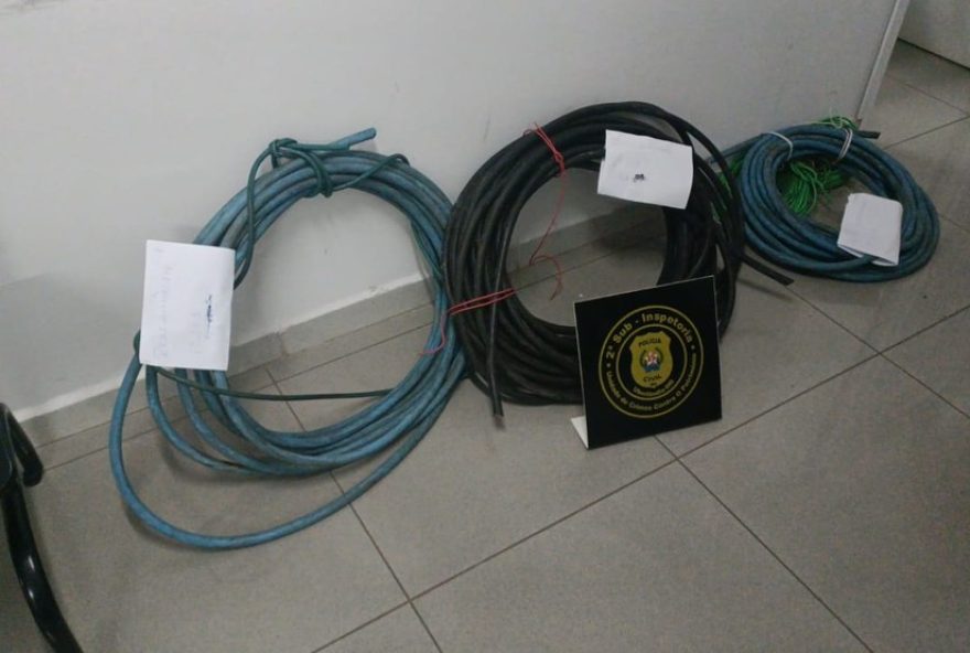 22policia-de-uberlandia-prende-trio-com-40-kg-de-fios-de-cobre-furtados22