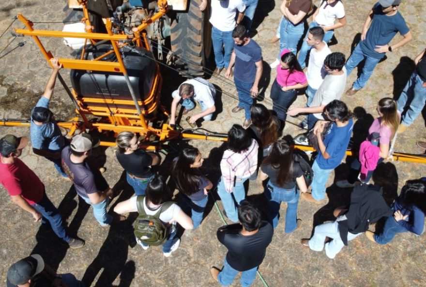 academia-magnojet3A-tecnologia-de-aplicacao-para-formacao-de-profissionais-da-agronomia