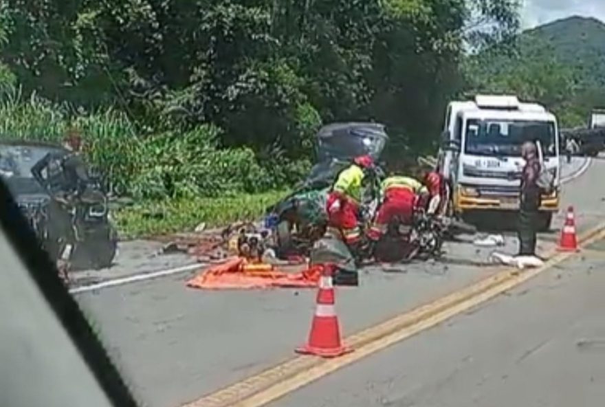 acidente-com-tres-mortos-na-rodovia-rio-santos-tem-identidade-trocada3B-saiba-mais