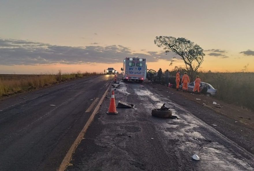 acidente-de-transito-deixa-12-feridos-na-br-262-em-sacramento3A-cuidado-e-prudencia-no-transito