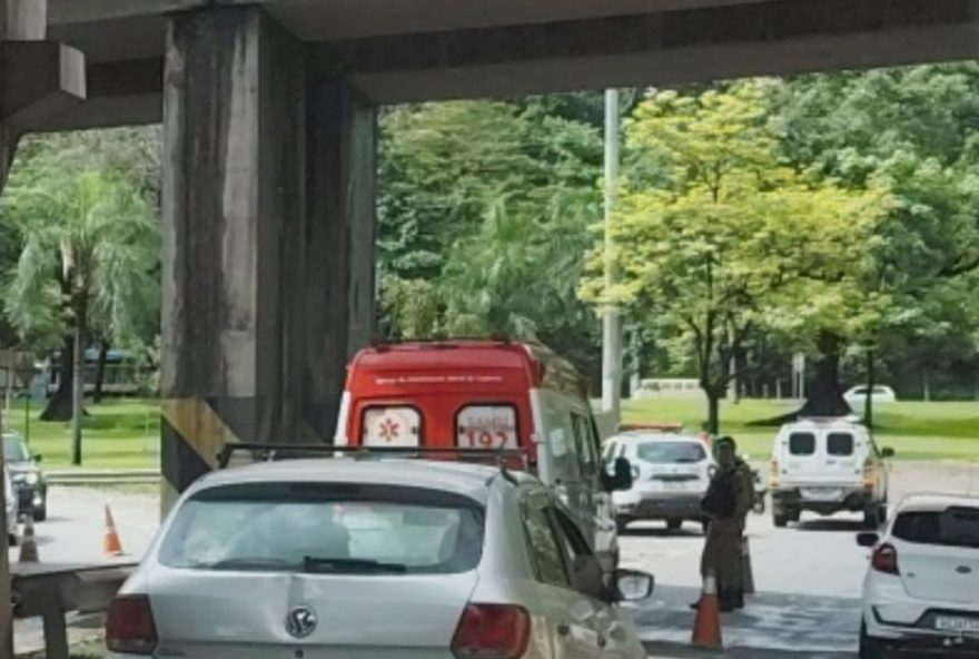 adolescente-apreendido-com-arma-e-objetos-roubados-apos-acidente-em-ipatinga