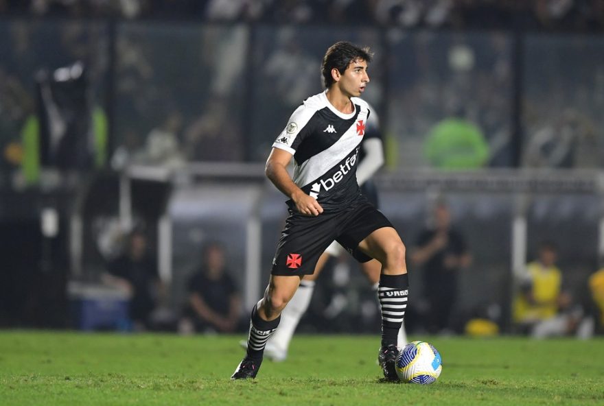 RJ - RIO DE JANEIRO - 10/07/2024 - BRASILEIRO A 2024, VASCO X CORINTHIANS - JP jogador do Vasco durante partida contra o Corinthians no estadio Sao Januario pelo campeonato Brasileiro A 2024. Foto: Thiago Ribeiro/AGIF