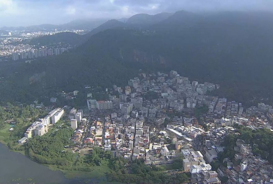 ataque-no-quiosque-altas-horas-deixa-dois-mortos-e-dois-feridos-na-muzema3A-policia-investiga-autoria-e-motivacao