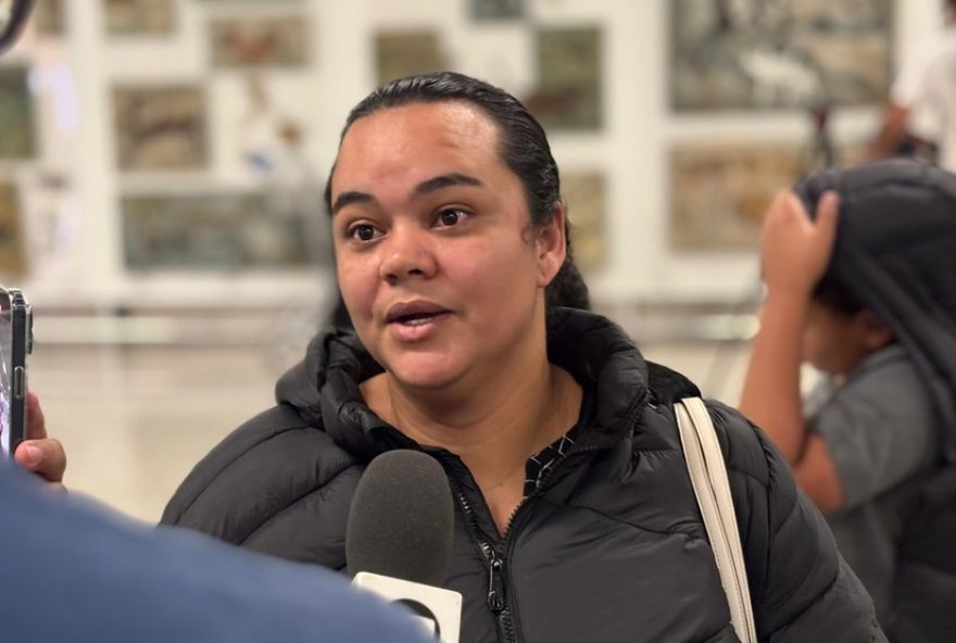 brasileiros-deportados-dos-eua-relatam-agressoes-e-humilhacoes-durante-viagem-de-retorno-em-aviao-problematico