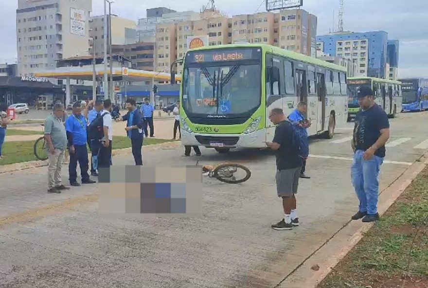 ciclista-atropelado-por-onibus-em-taguatinga2C-df2C-fica-em-estado-grave3A-empresa-nao-se-pronuncia