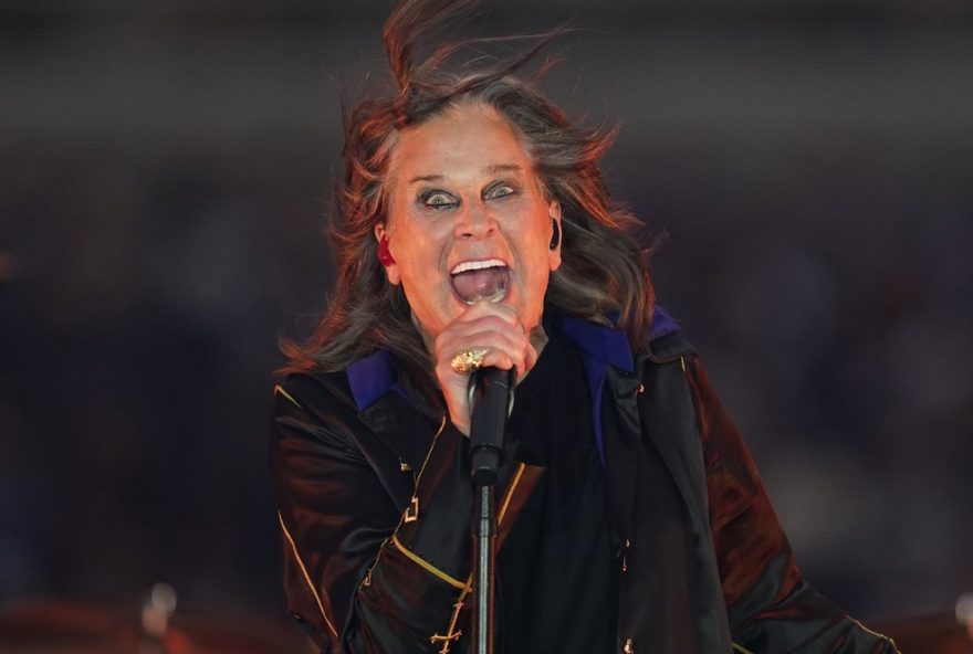 confusao-na-missa3A-padre-cita-ozzy-osbourne-com-sotaque-22abrasileirado22