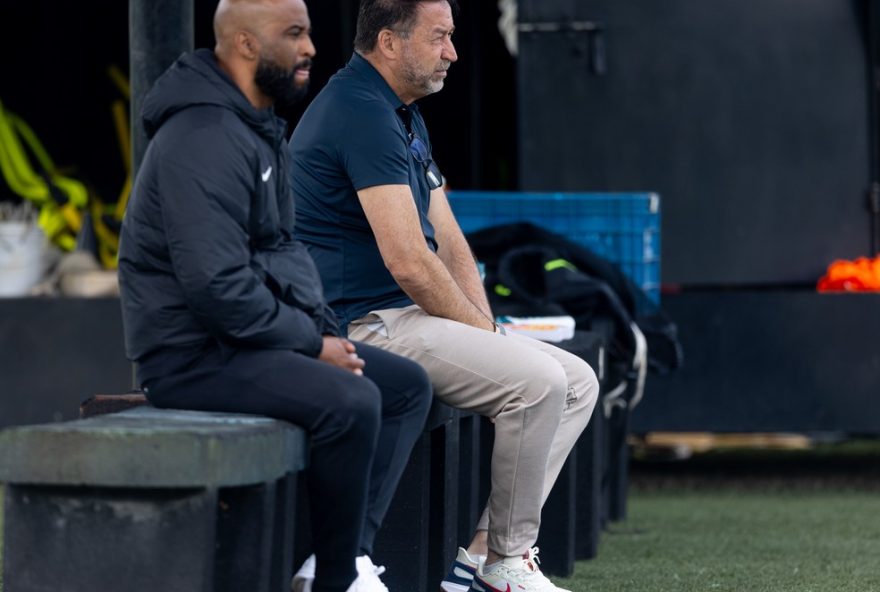 corinthians-monitora-mercado-e-prioriza-jogadores-livres-para-2025
