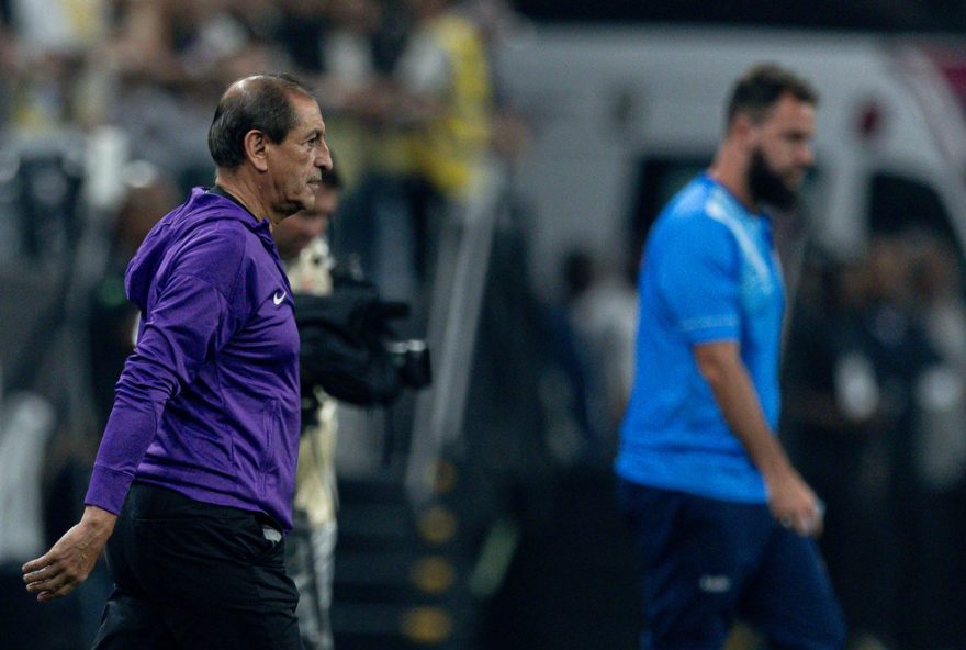 corinthians-vence-agua-santa-e-mira-titulares-em-majestoso-historico
