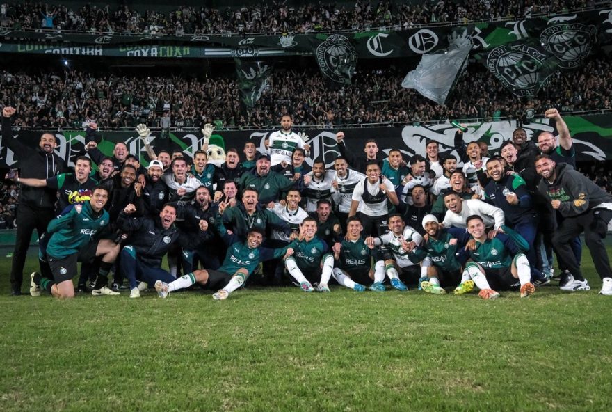 coritiba3A-o-time-que-se-destaca-na-serie-b-com-uniao-e-coesao-familiar