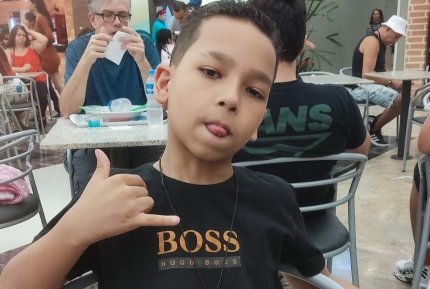 crianca-baleada-no-ano-novo-em-sp3A-projetil-na-nuca-e-perna-imovel