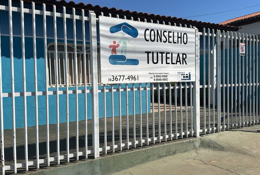 criancas-sao-encontradas-sozinhas-em-casa-apos-gritarem-por-socorro3A-mae-alega-estar-22dando-licao-na-filha22