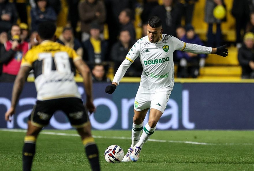 cuiaba-aposta-em-atletas-da-base-para-reforcar-time-na-serie-b-2025