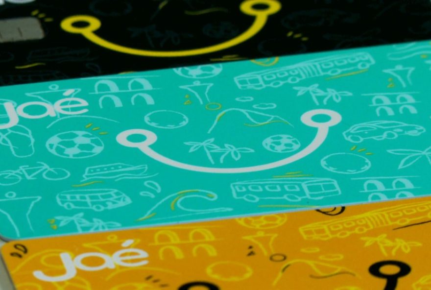 de-no-rio3A-posto-em-botafogo-tem-filas-antes-da-obrigatoriedade.-saiba-mais-sobre-o-uso-em-transportes-municipais