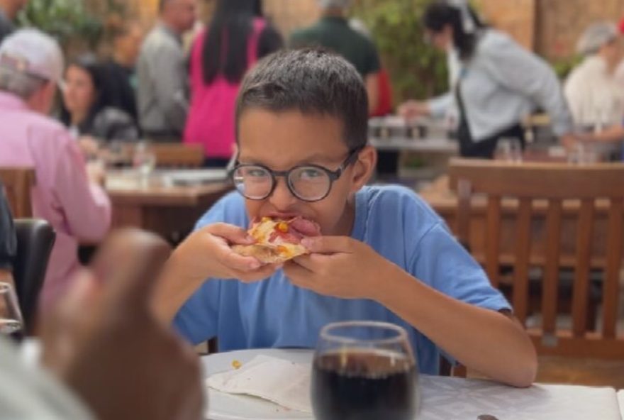 evento-inclusivo-e-emocionante3A-participantes-de-entidades-saboreiam-pizzas-pela-primeira-vez-em-pizzaria-no-interior-de-sao-paulo