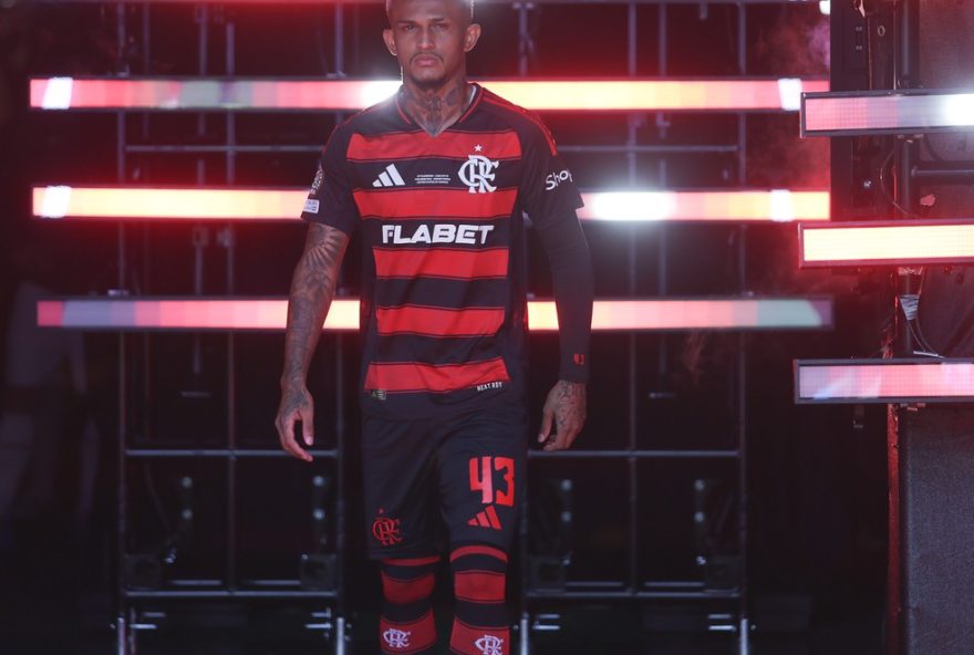 flamengo-aceita-proposta-da-roma-por-lateral-direito-wesley-no-valor-de-r24-1612C4-milhoes