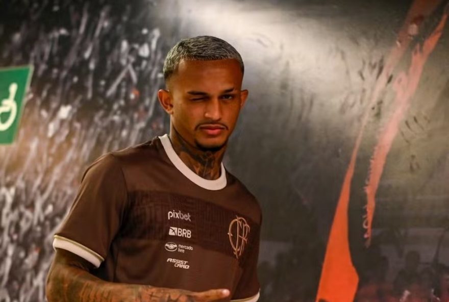 flamengo-tem-prazo-final-para-concluir-venda-de-wesley-para-a-roma