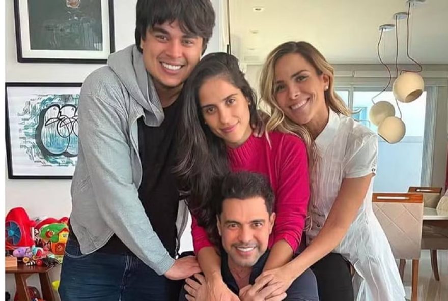 graciele-lacerda-da-a-luz-clara2C-filha-de-zeze-di-camargo2C-durante-a-madrugada-de-natal