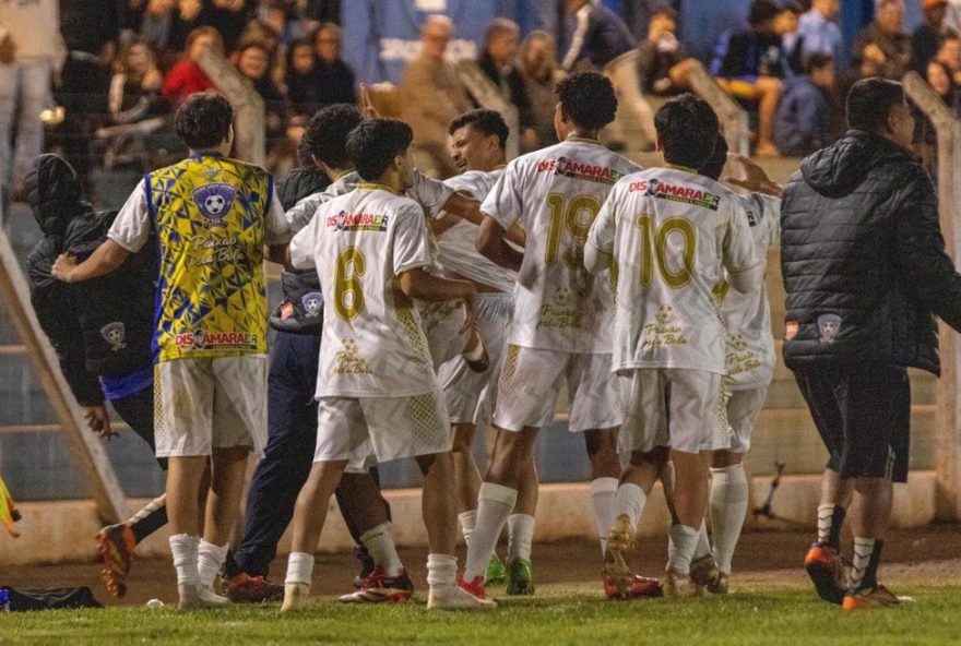 gremio-santo-antonio-vence-e-garante-vaga-nas-semifinais-do-sub-20-no-ms