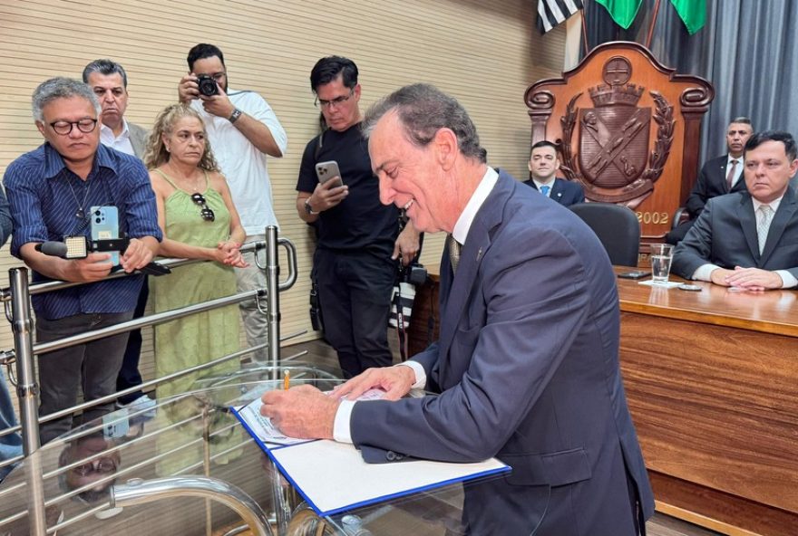 helinho-toma-posse-e-promete-acoes-para-acabar-com-a-falta-dagua-em-piracicaba