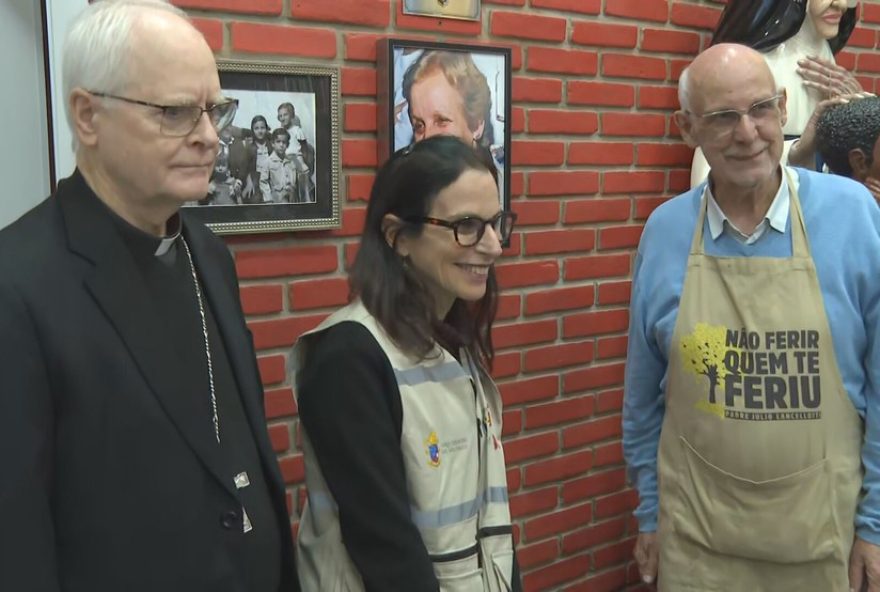 inaugurada-em-sao-paulo-a-primeira-biblioteca-para-populacao-de-rua