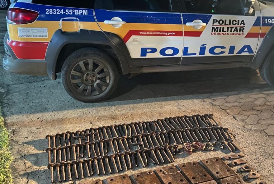 jovem-e-preso-por-furtar-parafusos-e-placas-de-metal-de-linha-ferrea-em-varzea-da-palma3A-policia-apreende-materiais