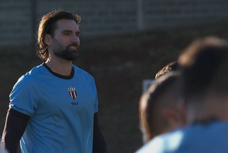 leo-gamalho3A-de-volta-a-serie-b-em-busca-do-recorde-de-artilharia-na-competicao