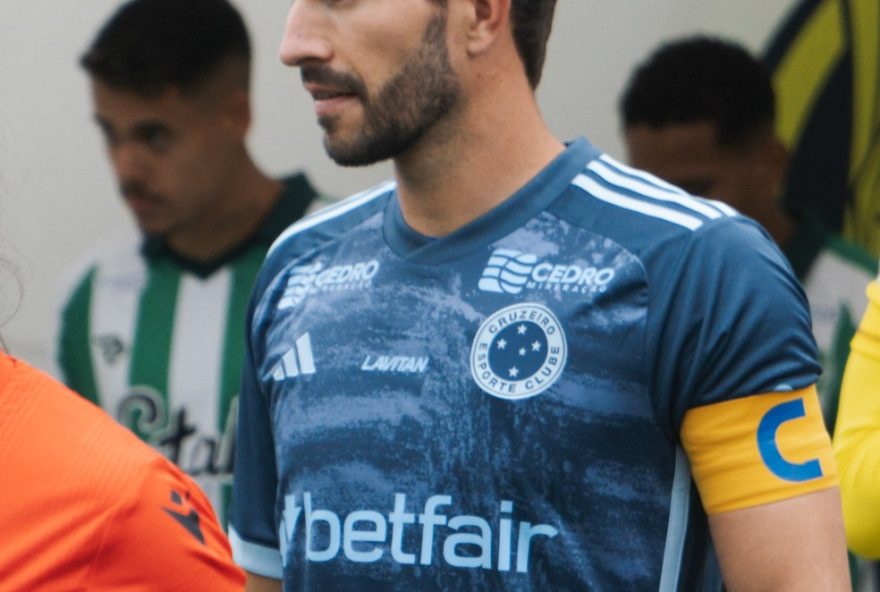 lucas-silva-renova-contrato-com-o-cruzeiro-ate-20263A-confira-reforcos-e-pre-temporada-nos-eua