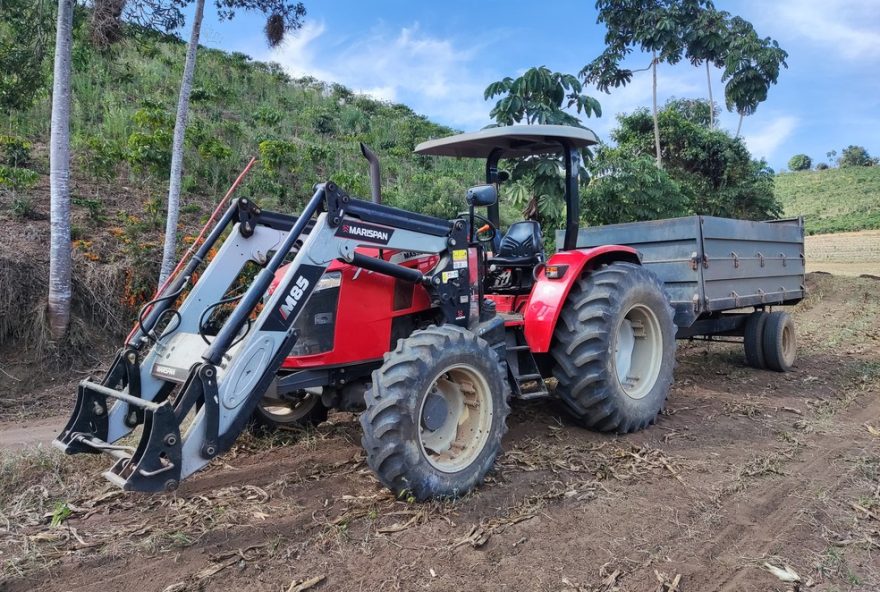 menino-de-3-anos-morre-apos-ser-atropelado-por-trator-conduzido-pelo-avo-em-lajinha2C-minas-gerais3A-tragedia-e-alerta-para-seguranca-no-transito