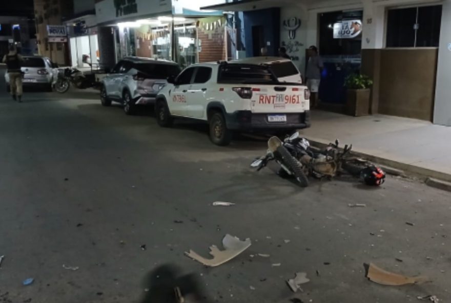 motorista-embriagado-atinge-cinco-carros-estacionados-em-conselheiro-pena