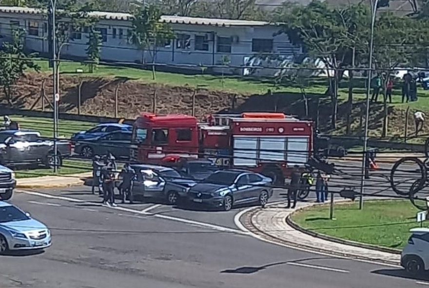 motorista-tem-crise-de-hipoglicemia2C-perde-controle-e-colide-na-rotatoria-do-cristo-em-presidente-prudente