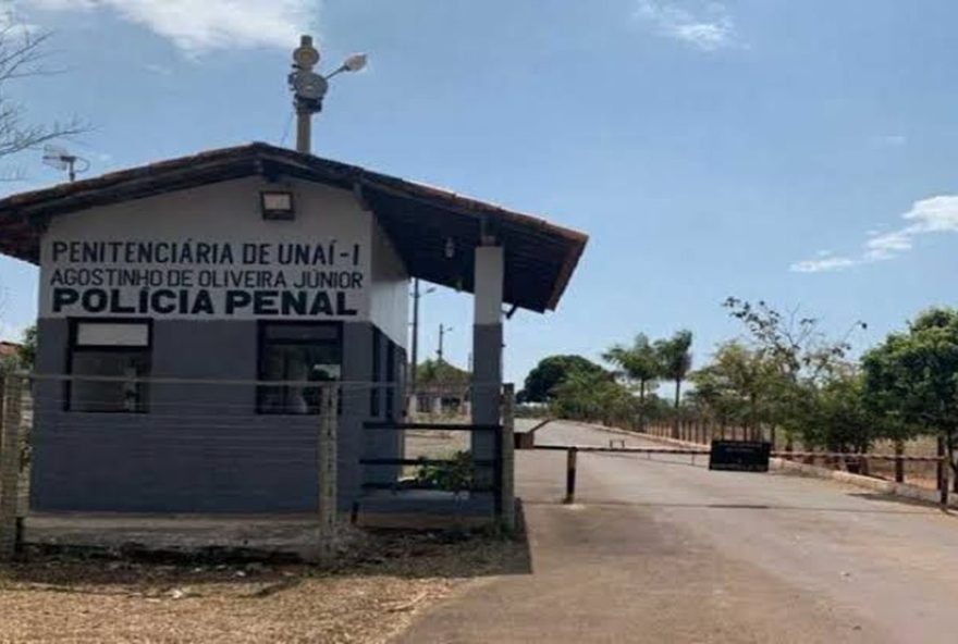 mulher-e-presa-com-maconha-ao-tentar-entrar-na-penitenciaria3A-a-importancia-da-vigilancia-e-colaboracao