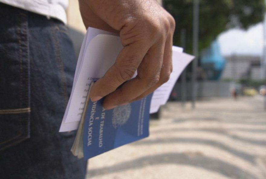 mulher-e-questionada-sobre-orientacao-sexual-em-entrevista-de-emprego-no-df3A-pratica-ilegal-e-discriminatoria