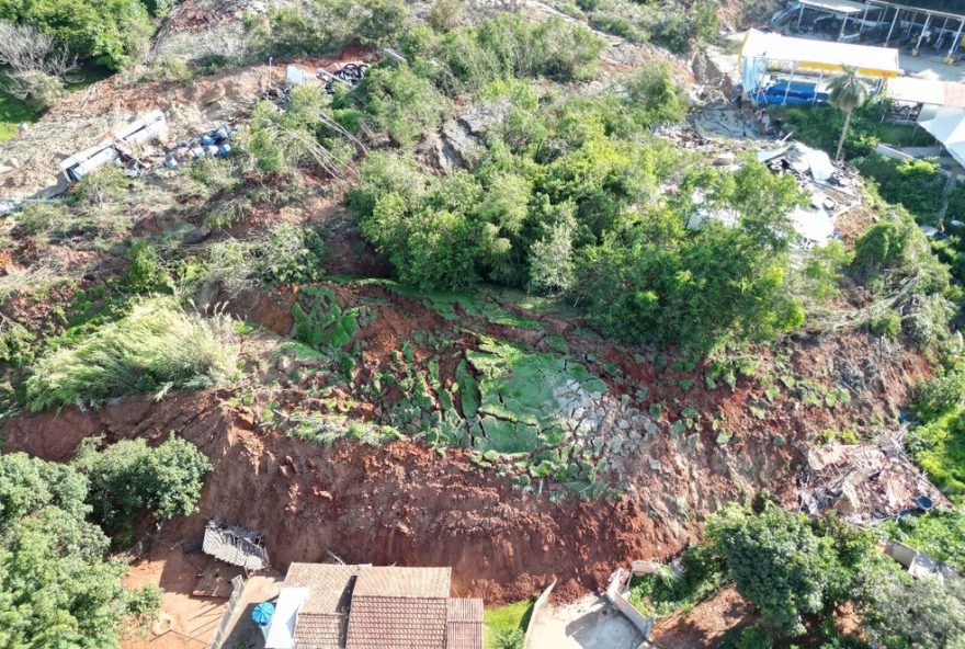 multa-de-r24-320-milhoes-por-danos-ambientais-em-mina-de-mg