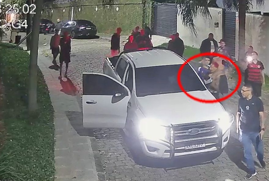 oruam2C-rapper-famoso2C-ataca-carro-da-policia-em-confronto-tenso3A-prisao-preventiva-e-acusacoes-serias-em-pauta