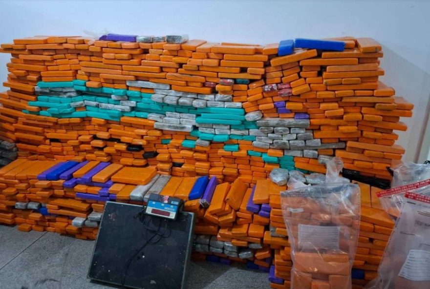 policia-militar-apreende-500-quilos-de-drogas-e-prende-lider-do-trafico-no-ceara-e-em-sp
