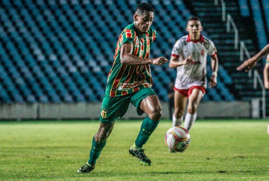 portuguesa-oficializa-contratacao-de-jaja-silva-e-se-prepara-para-estreia-no-paulistao