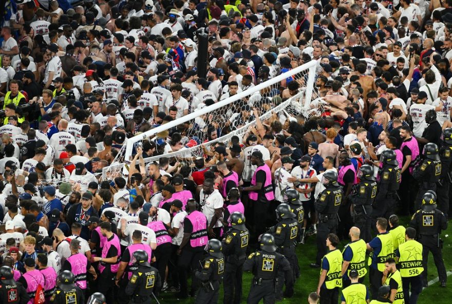 psg-recebe-multa-de-148-mil-euros-por-ma-conduta-de-torcedores-na-final-da-champions-league