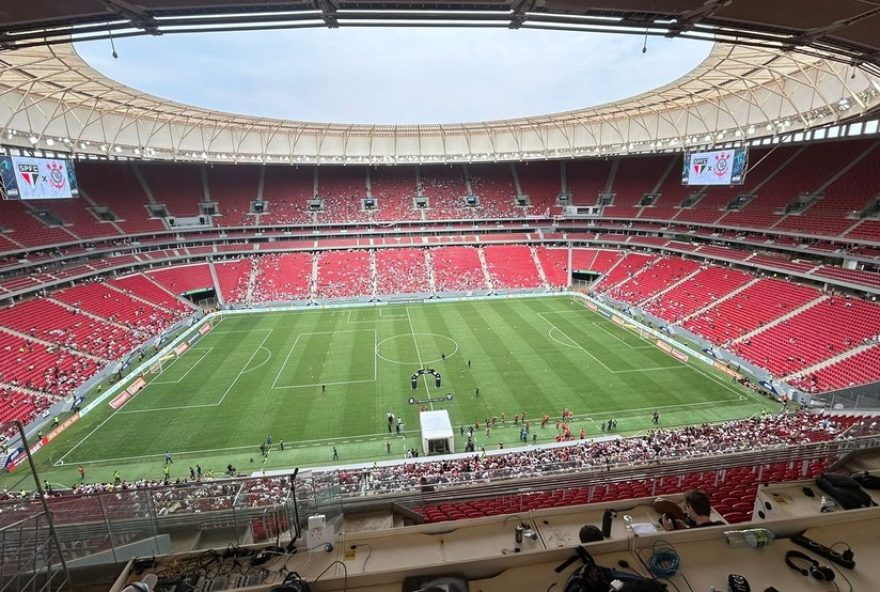 sao-paulo-disputa-jogos-no-mane-garrincha-devido-show-de-shakira-no-morumbi