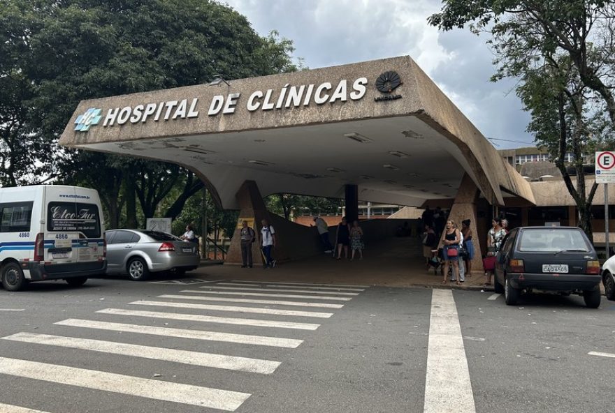 sobrecarga-na-unicamp3A-42C4-mil-pessoas-por-leito-em-hospitais-de-clinicas-do-interior-de-sp
