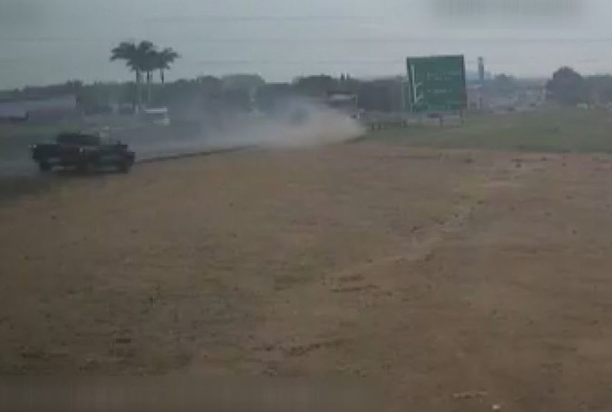 tombamento-de-cacamba-na-rodovia-do-acucar-gera-transtornos-no-transito-de-piracicaba