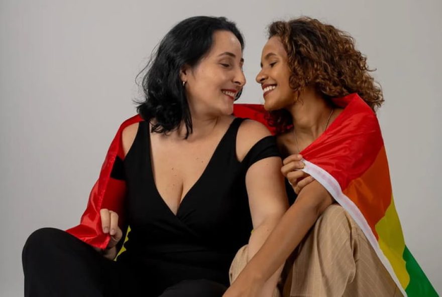 tragedia-em-teofilo-otoni3A-casal-de-influenciadoras-morre-em-acidente-de-onibus3B-filho-de-8-anos-sobrevive.-acompanhe-a-comocao-e-a-luta-por-justica