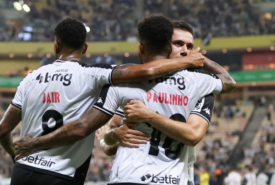 AM - MANAUS - 23/01/2025 - CARIOCA 2025, VASCO X MADUREIRA - Paulinho jogador do Vasco comemora seu gol durante partida contra o Madureira no estadio Arena da Amazonia pelo campeonato Carioca 2025. Foto: Antonio Pereira/AGIF