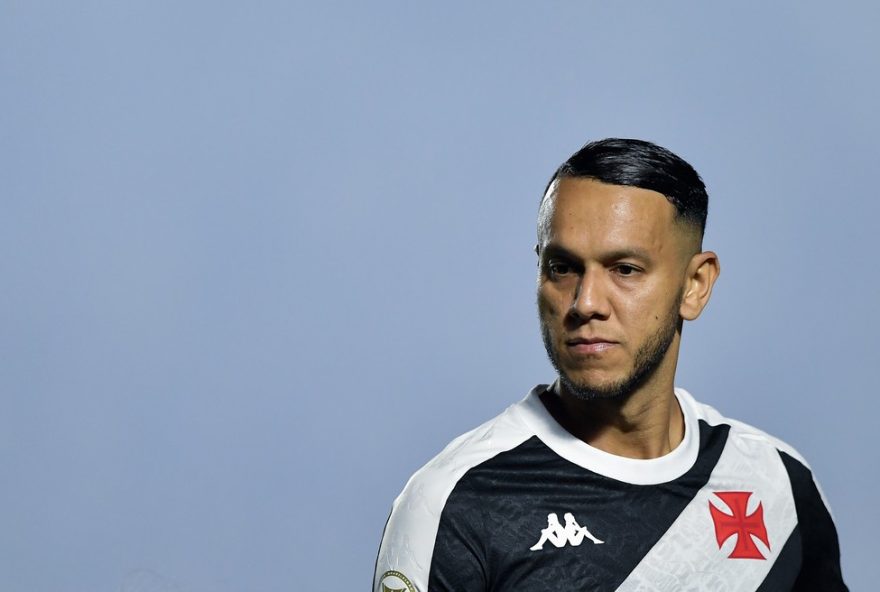 RJ - RIO DE JANEIRO - 03/08/2024 - BRASILEIRO A 2024, VASCO X BRAGANTINO - Souza jogador do Vasco durante partida contra o Bragantino no estadio Sao Januario pelo campeonato Brasileiro A 2024. Foto: Thiago Ribeiro/AGIF