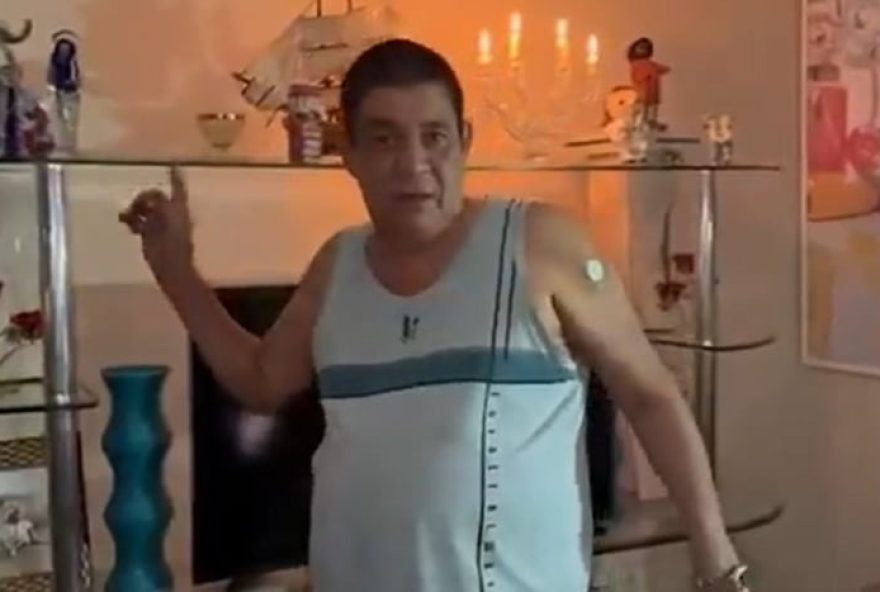 zeca-pagodinho3A-cantor-de-samba-renomado-protesta-contra-falta-de-luz-em-xerem